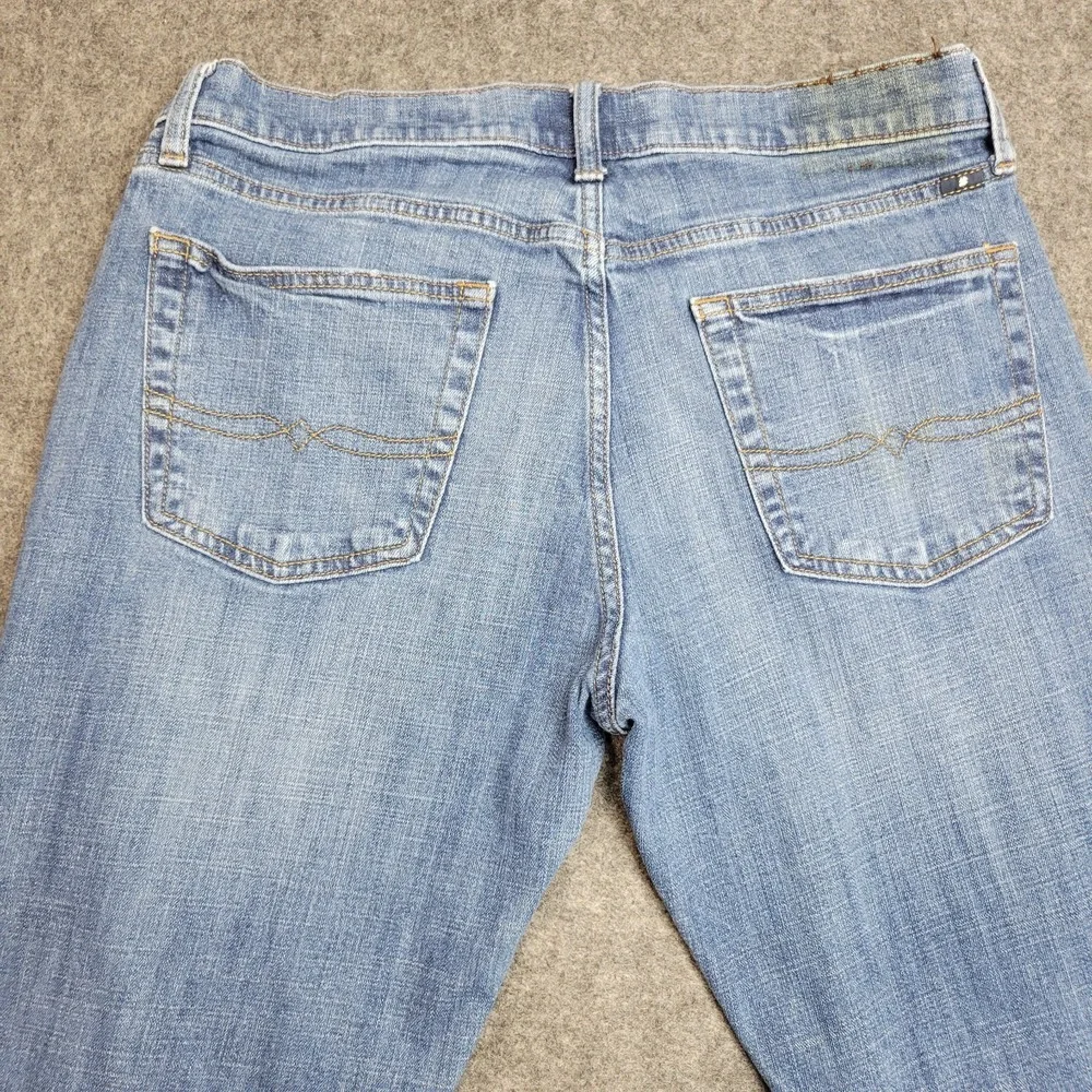 Lucky Brand Jeans Mens 34X30 Blue Denim Whiskered 221 Straight Leg Everyday
